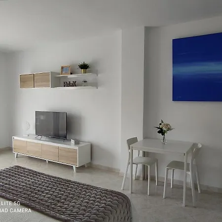 Benalsuite Estudio, Piscina Y Playa En Benalbeach, Apartment *